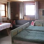 Malernhof Bed & Breakfast 3*